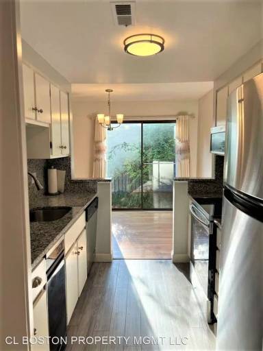 Main picture of 7 Drummer Boy Way