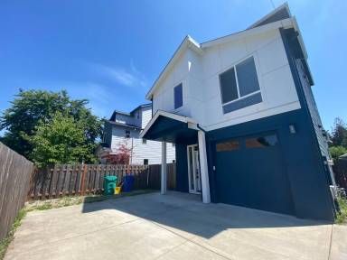 Main picture of 6622 SE 57th Ave