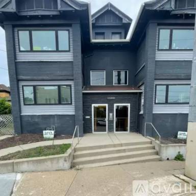 Main picture of 1500 Broadway Ave