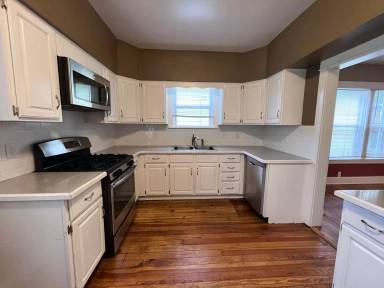 Main picture of 1040 Powers Ave NW