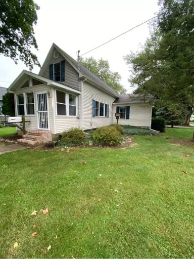 Main picture of 702 Lee Ave