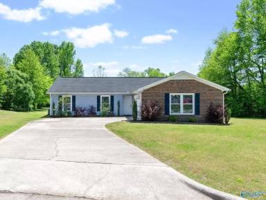Main picture of 105 Whisperbrook Cir