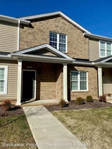 Main picture of 323 Meridian St