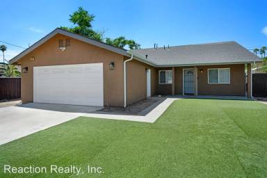 Main picture of 4060 Electric Ave