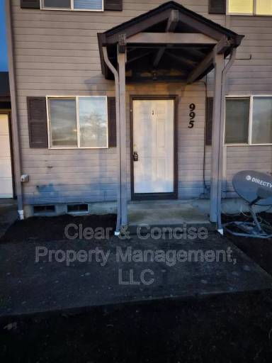 Main picture of 995 Bennett Ln