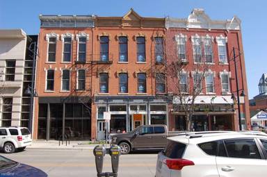 Main picture of 218 E Washington St