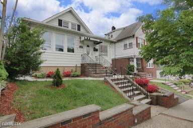 Main picture of 44 Gillespie Rd