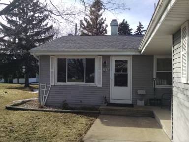 Main picture of 831 S Commercial St