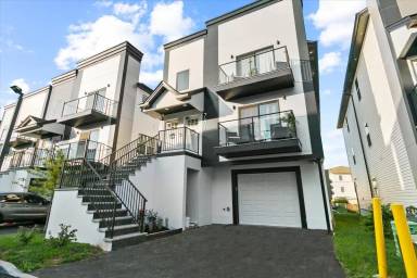 Main picture of 751 Seaport Dr