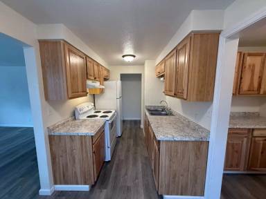 Main picture of 1774 NE Klamath Ave