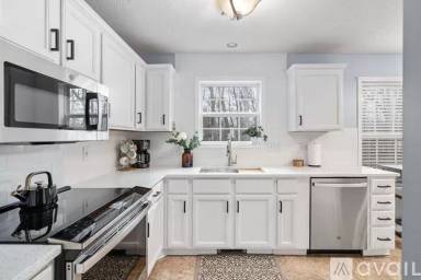 Main picture of 809 Swan Hill Ct