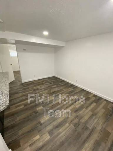 Main picture of 1567 Marilyn Dr