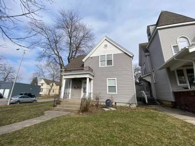 Main picture of 2201 S Calhoun St