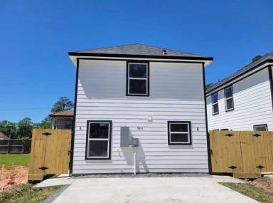 Main picture of 9241 Seeker St