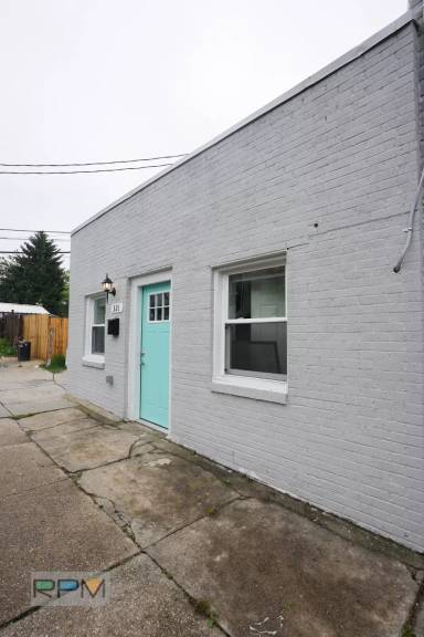 Main picture of 321 Loneys Ln