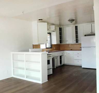Main picture of 1331 E 7th St