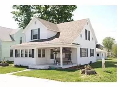 Main picture of 151 W Marion St
