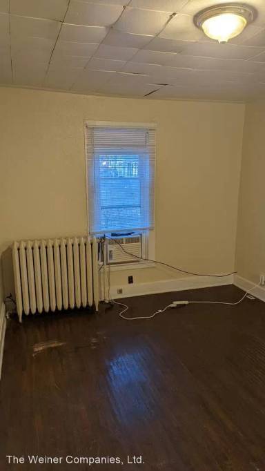 Main picture of 202 S Grove St