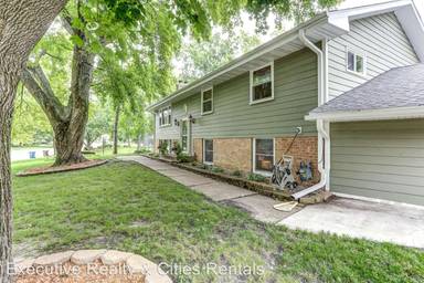 Main picture of 5545 Woodland Rd