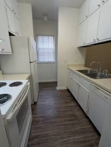 Main picture of 924 Marys Dr
