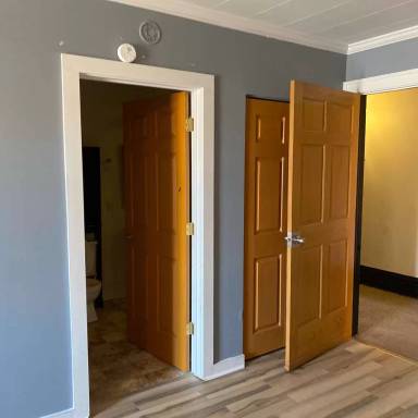 Main picture of 217 W Washington St