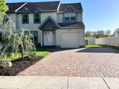 Main picture of 1346 Apple Blossom Dr