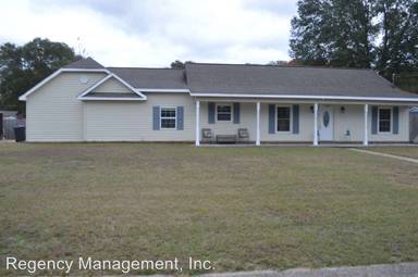 Main picture of 102 N Woodlawn Dr