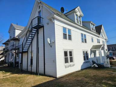 Main picture of 205 E 2nd St