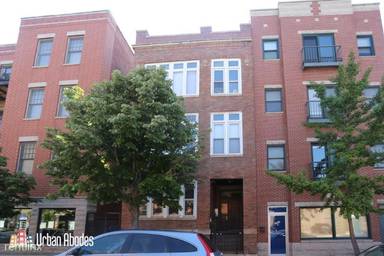 Main picture of 3238 N Sheffield Ave
