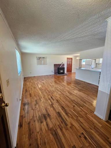Main picture of 1946 Marsh Ln