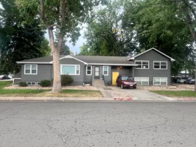 Main picture of 202 Edwards St