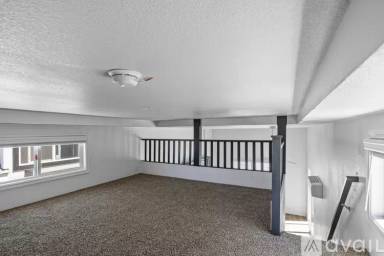 Main picture of 971 W Main St