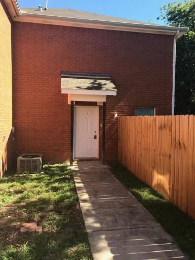 Main picture of 108 West Pl