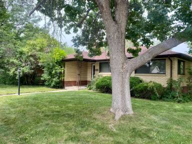 Main picture of 1695 E Eastman Ave