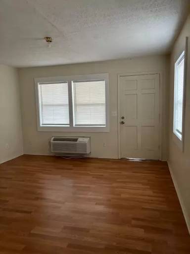 Main picture of 134 Main St
