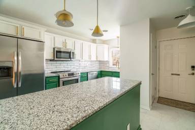 Main picture of 6527 Deane Hill Dr