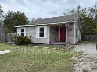 Main picture of 2024 1st St SW
