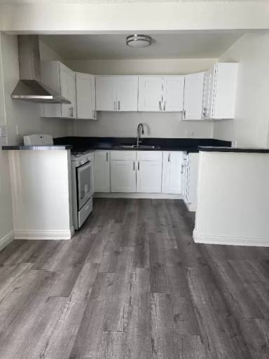 Main picture of 879 Center St
