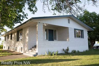 Main picture of 12041 Road 3.9 NE