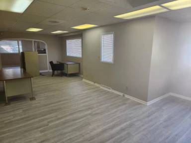 Main picture of 936 W Greenfield Ave