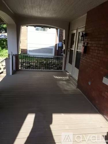 Main picture of 5824 Phillips Ave