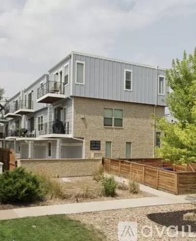 Main picture of 1727 Hooker St