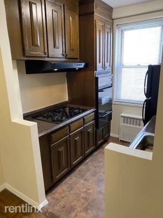 Main picture of 10 Lake St