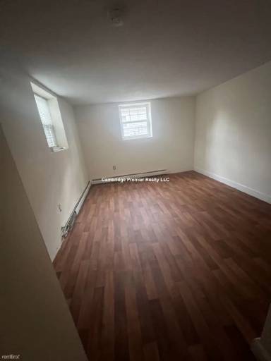 Main picture of 21 Grove St
