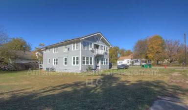 Main picture of 502 S Walnut St