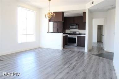 Main picture of 1210 S Sherbourne Dr