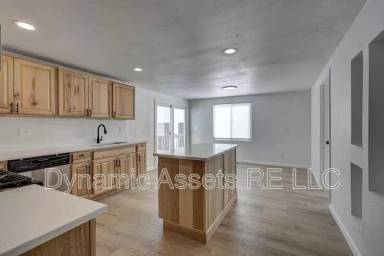 Main picture of 410 Fieldcrest Dr