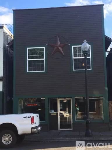 Main picture of 712 Bridge St