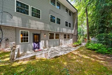Main picture of 330 3rd St NW