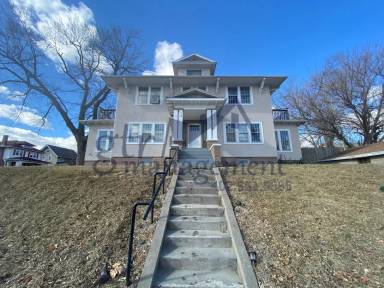 Main picture of 1302 N 32nd St